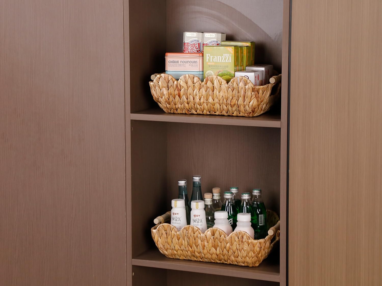 Wicker Basket,Scalloped Basket with Wooden Handle,Hand-Woven Water Hyacinth Storage Baskets for Organizing,Shelves,Snack,Gift,2 Pack